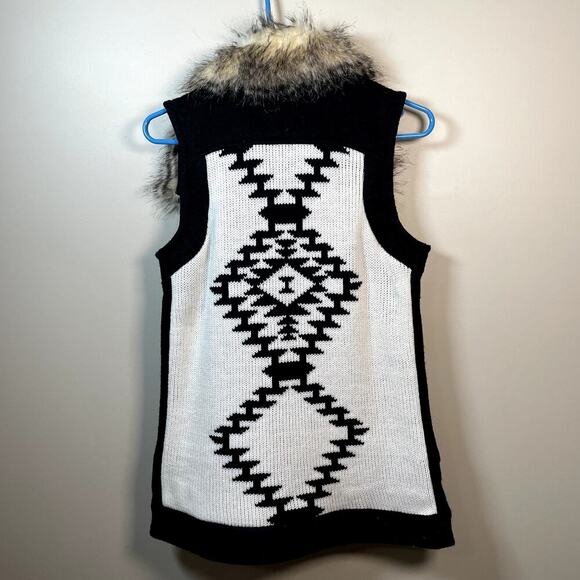 THREAD & SUPPLY Women’s M Aztec Knit & Wool Faux Fur Vest Southwestern Festival - Picture 2 of 8